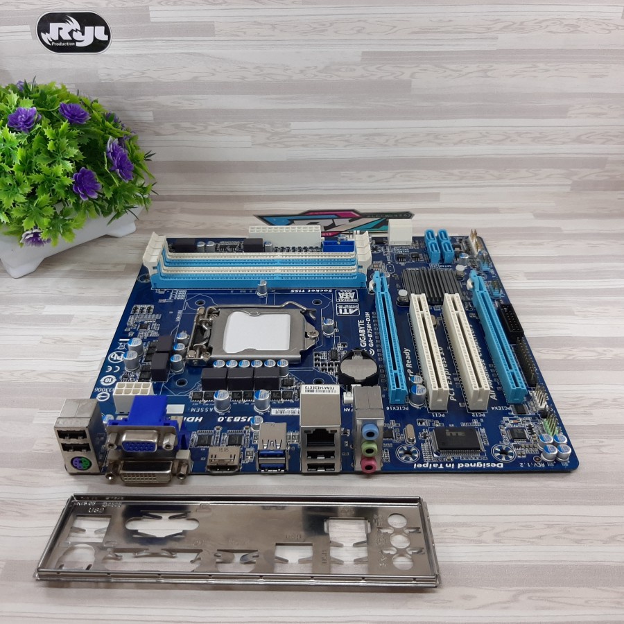 Jual Mainboard B75 Gigabyte 4slot memori 2slot pci | Shopee Indonesia