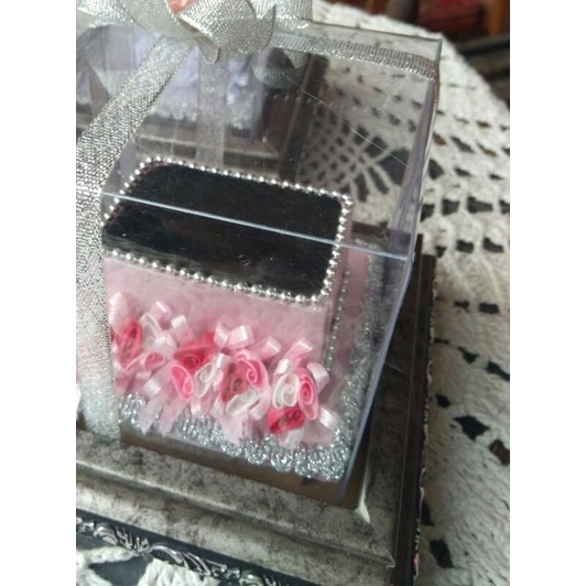 

kotak cincin/ logam mulia