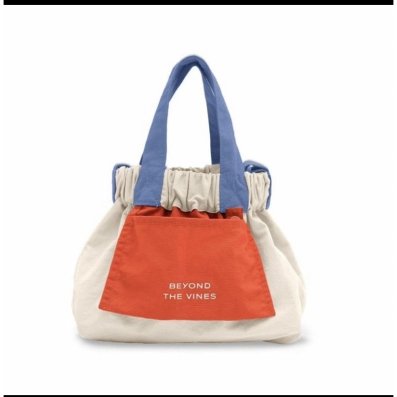 Preloved BEYOND THE VINES BTV Colourblock Micro Dumpling Bag Cream Red Limited Edition