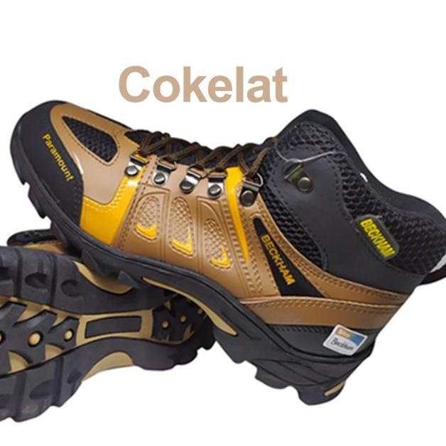 Sepatu Gunung Outdoor, Touring Pria Beckham Paramount Hitam - Hitam, 38