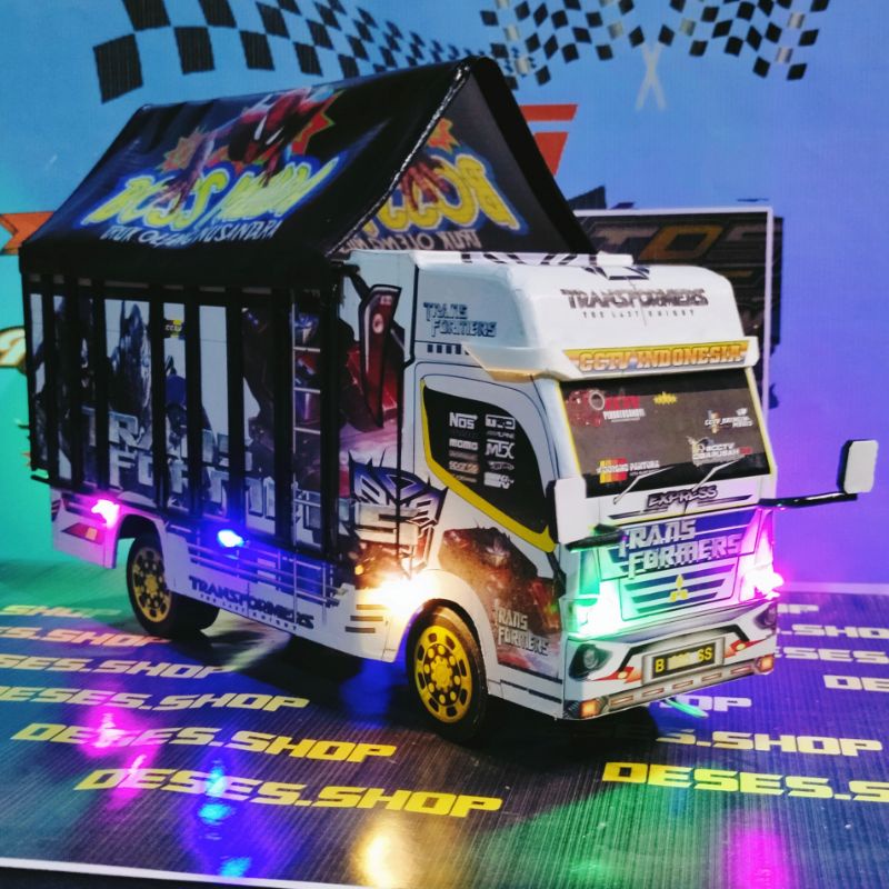 miniatur truck oleng BISA CUSTOM FOTO DAN NAMA DI PINTU BELAKANG