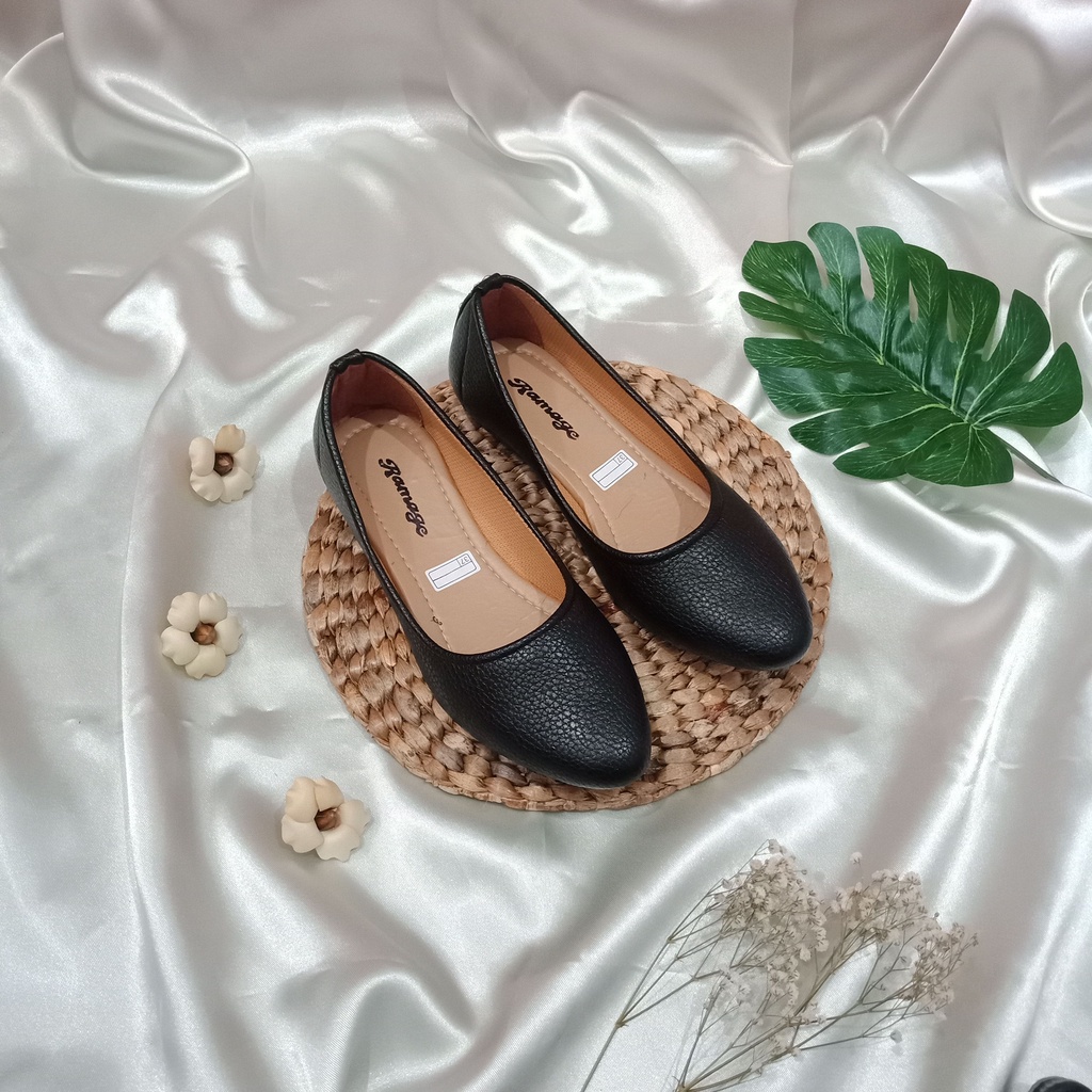 SIZE 41.42.43.44 Flat shoes Wanita Jumbo