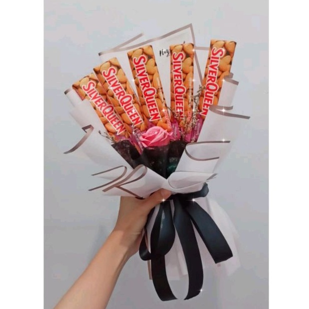 

BUKET COKLAT BUCKET SILVERQUEEN BUKET COKLAT BUNGA BUKET VALENTINE ULANG TAHUN WISUDA HARI GURU HARI IBU