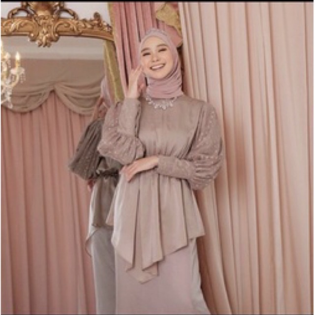Daphne Blouse by Vanilla Hijab