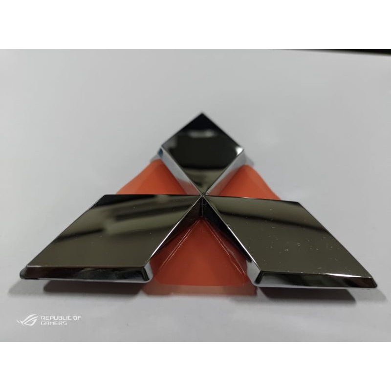 LOGO DEPAN DAN BELAKANG MITSUBISHI XPANDER WARNA CHROME DAN BLACK CHROME
