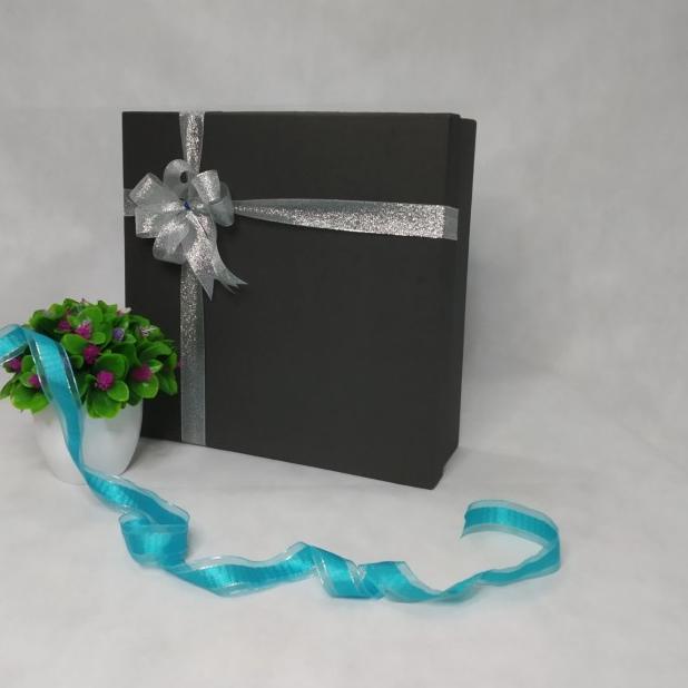 

Hardbox / Kotak Kado P.30 X L.30 X T.10