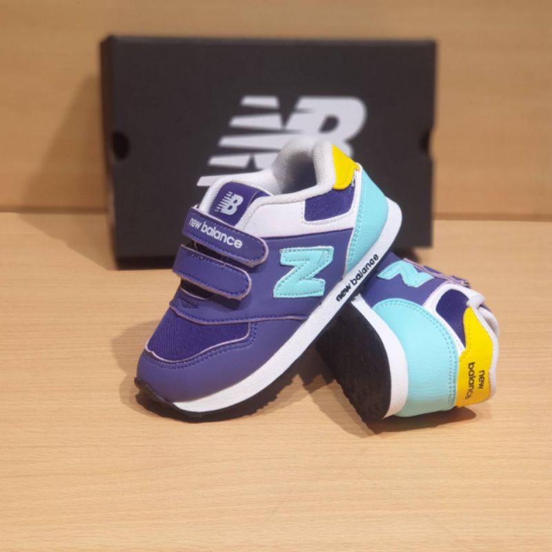 sepatu anak laki laki &amp; sepatu anak perempuan sepatu anak anak sudah termasuk box &amp; free kaus kaki .