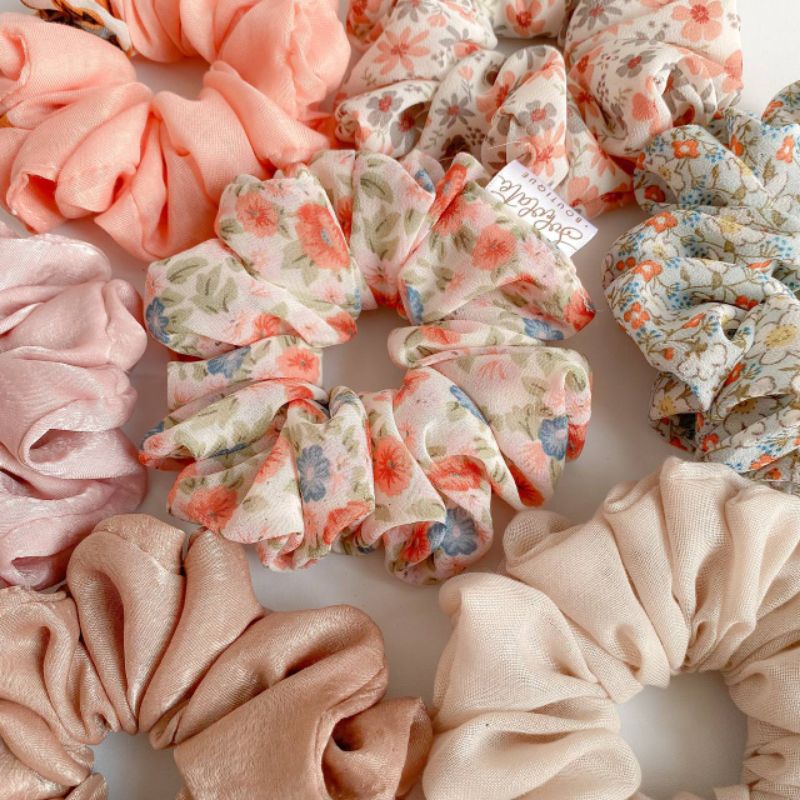 ikat rambut motif bunga | scrunchie motif | ikat rambut cantik | aksesoris rambut