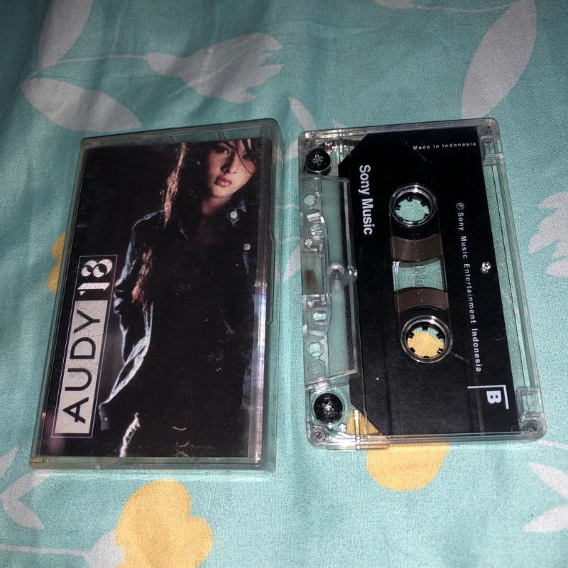 kaset pita:Audy 18