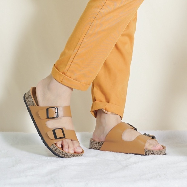 SARASARA YUK - Sandal Wanita Slop Casual Model Birken Sol Puyuh SARA SARA JINNY Sendal Selop Cewek Kulit Santai Strap Gesper Ban dua Empuk Size 36 37 38 39 40 Warna Brown Coksu Soft Anti Slip Premium Original Kekinian Terbaru Shoes ORI Mall Official Store