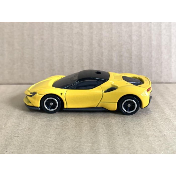 Tomica Ferrari SF90 Stradale Kuning Loose Pack