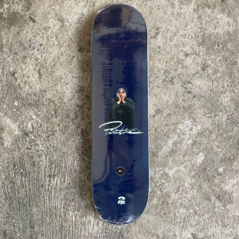 Skateboard deck primitive x tupac 8.0