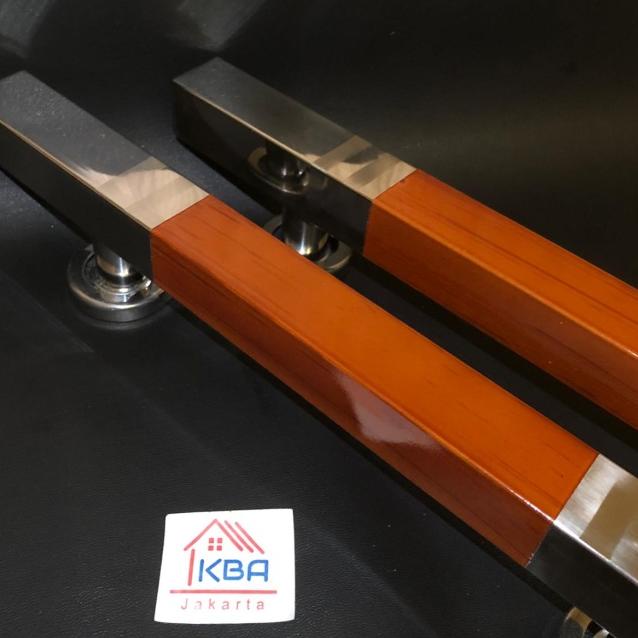 Handle Pintu Minimalis Kombinasi Kayu