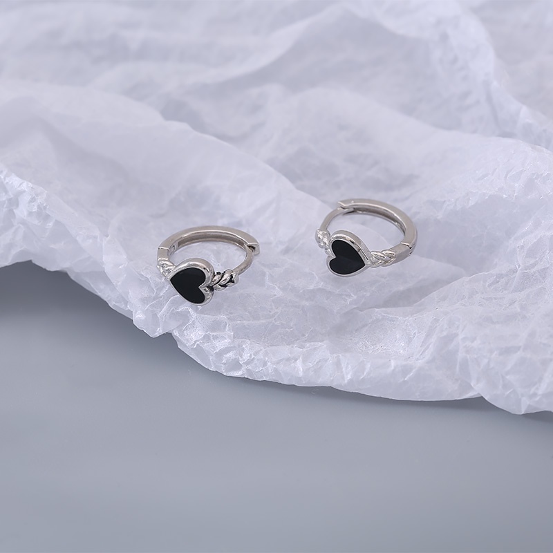 Anting Hoop Bentuk Hati Warna Hitam Silver Untuk Wanita