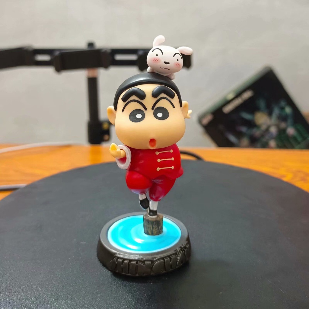 Mainan Boneka Action Figure Crayon Shin-Chan Cos Patung Liberty Gaya China Jepang Untuk Dekorasi Mobil