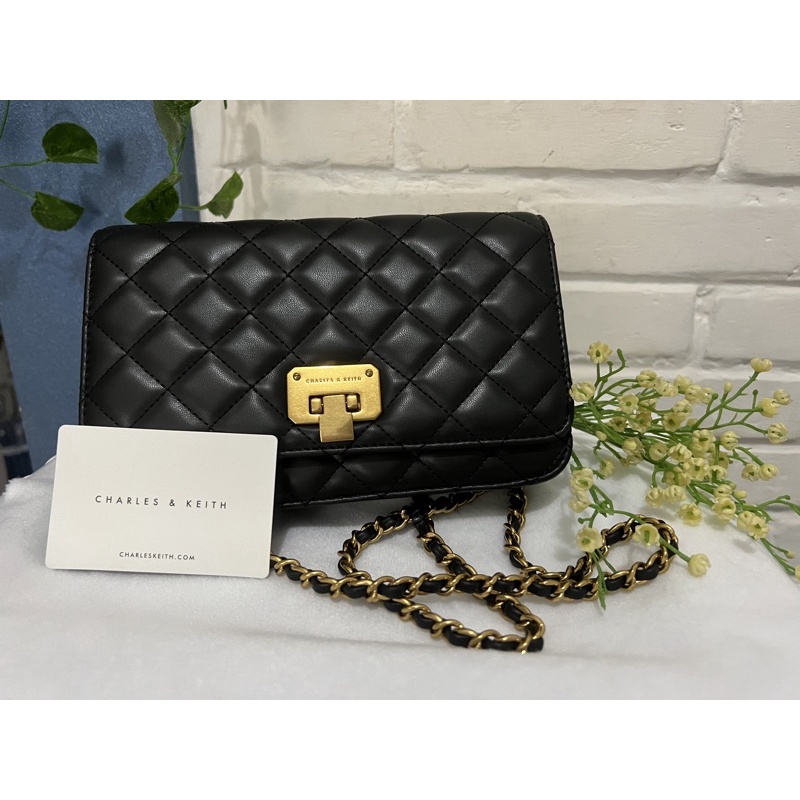 tas wanita Charles & Keith original( prelove )