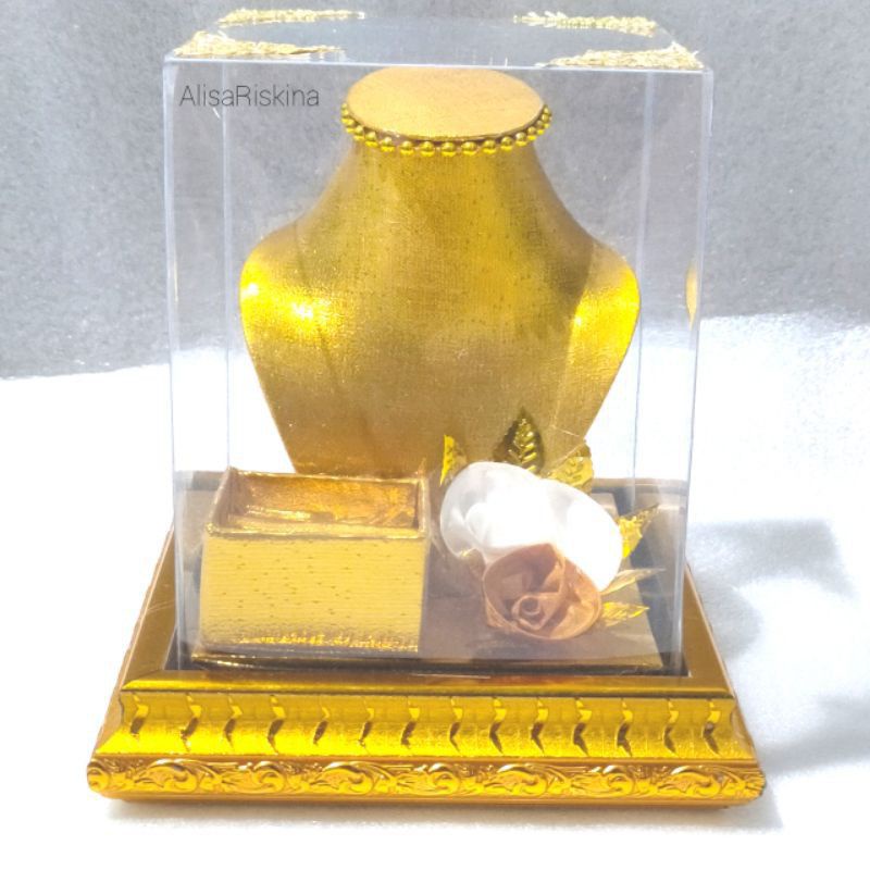 kotak perhiasan/mahar mas kawin gelang kalung cicin warna gold