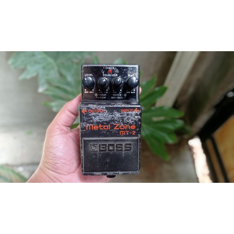 Efek gitar BOSS METALZONE mt 2