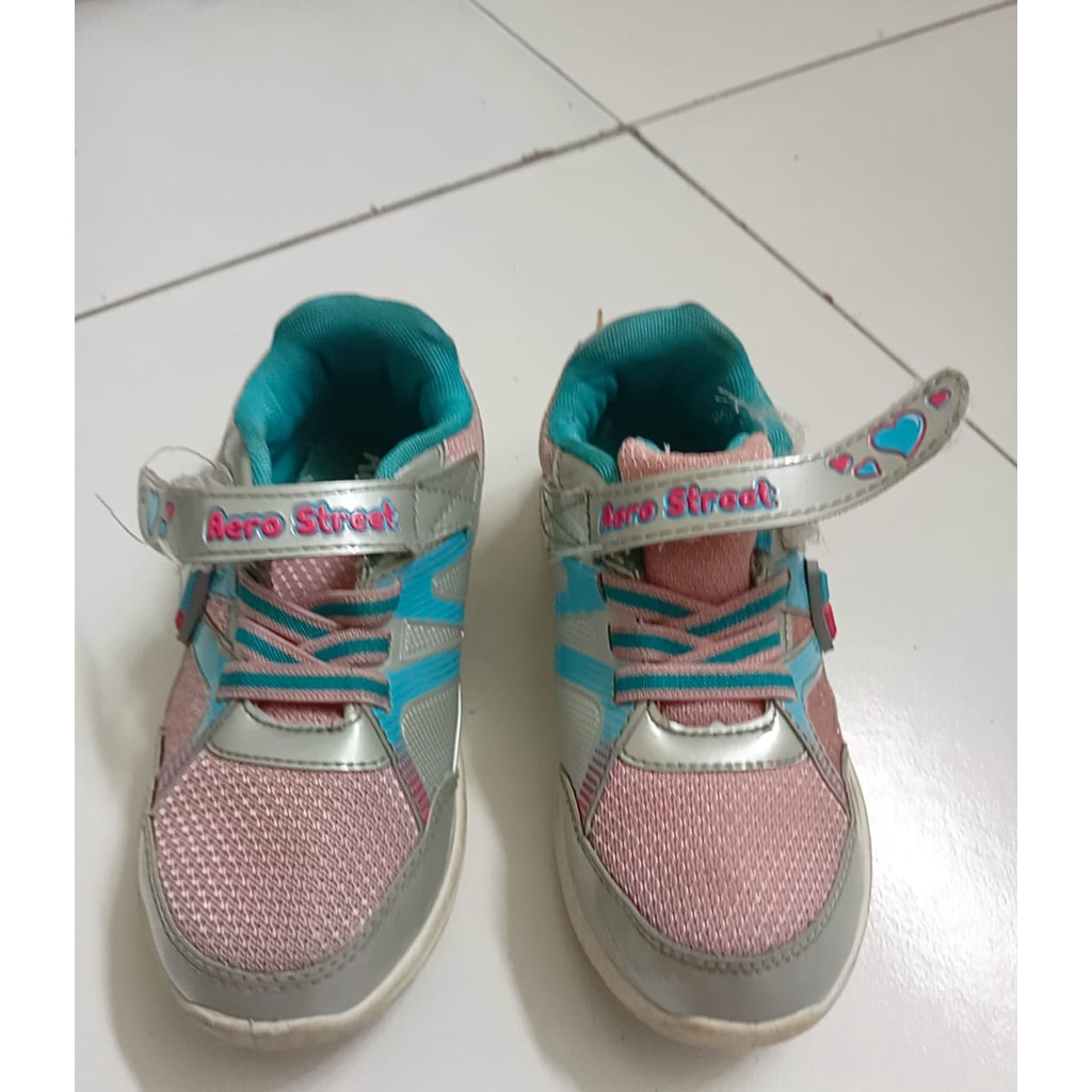 Sepatu anak aerostreet preloved 5y