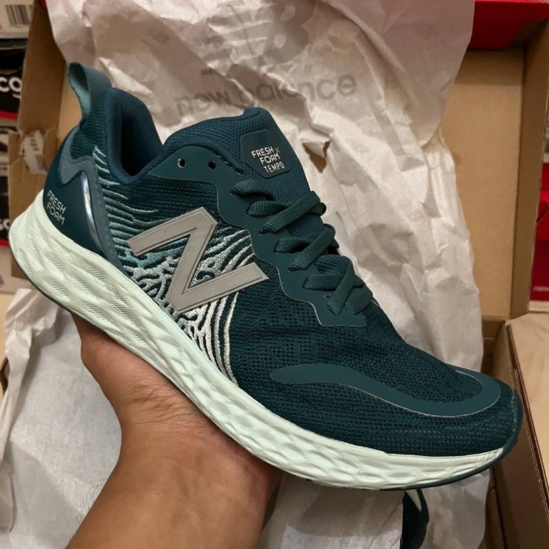 NEW BALANCE FRESH FOAM TEMPO GREEN - WOMEN'S RUNNING