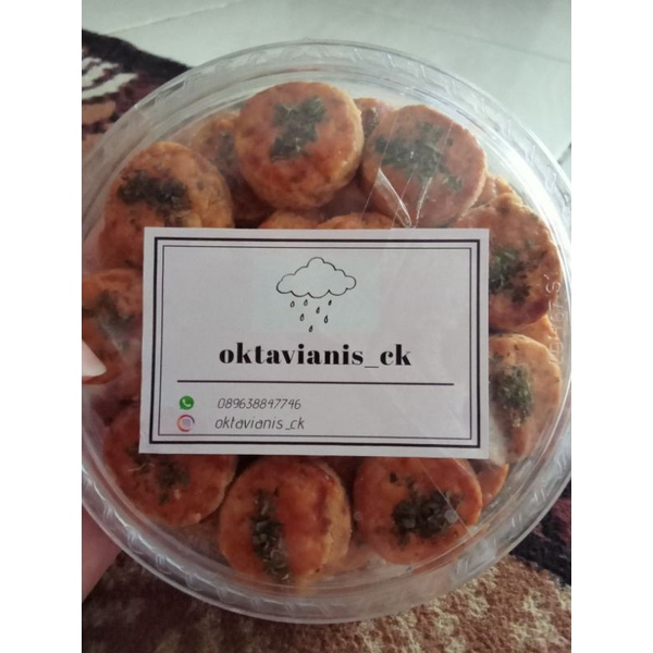 

garlic cheese cookies ( kue keju bawang putih 1/4 kg )