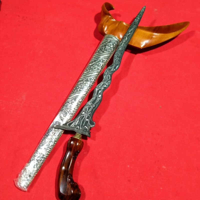 Keris Megantoro Pamor Wos Wutah Gagah