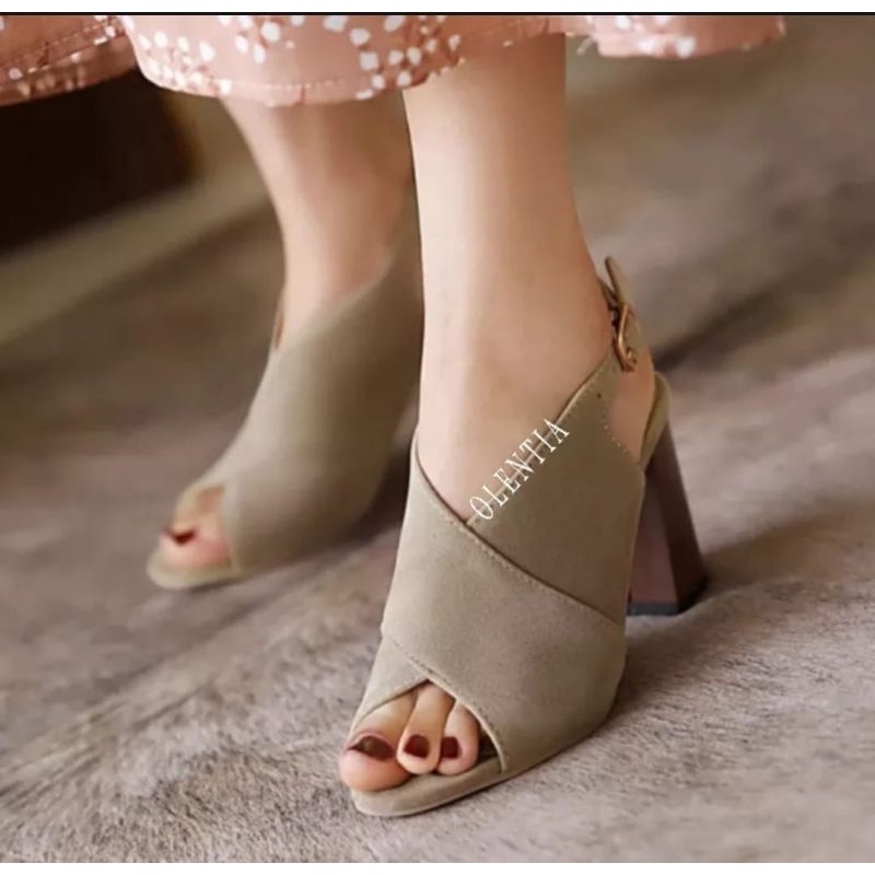 ABBUSHOES Yf 26 sendal tali hak tahu holland 7cm