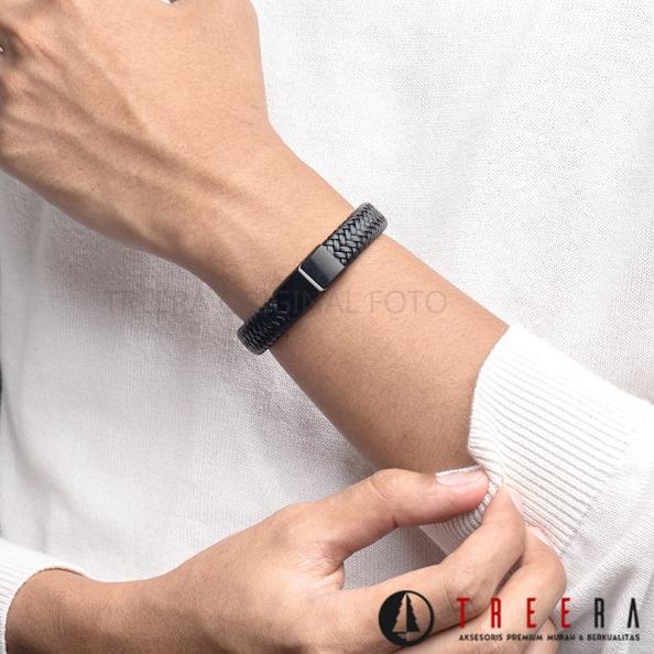 Gelang Kulit Pria Hitam Keren - 21cm