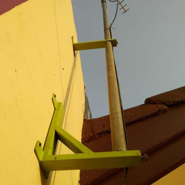 Breket Tiang Antena