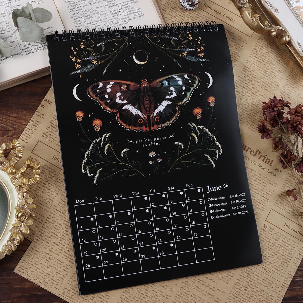 Kalender Imlek Nanas Dark Forest Creatures Hadiah Tahun Baru Kalender Kantor Bergambar Asli2023Histories Animals Jadwal Dinding Dapat Digantung