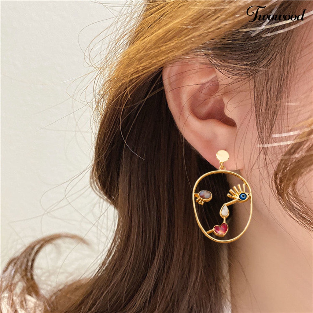 1 Pasang Anting Stud Bentuk Wajah Abstrak Hollow Out Geometris Warna-Warni Untuk Wanita