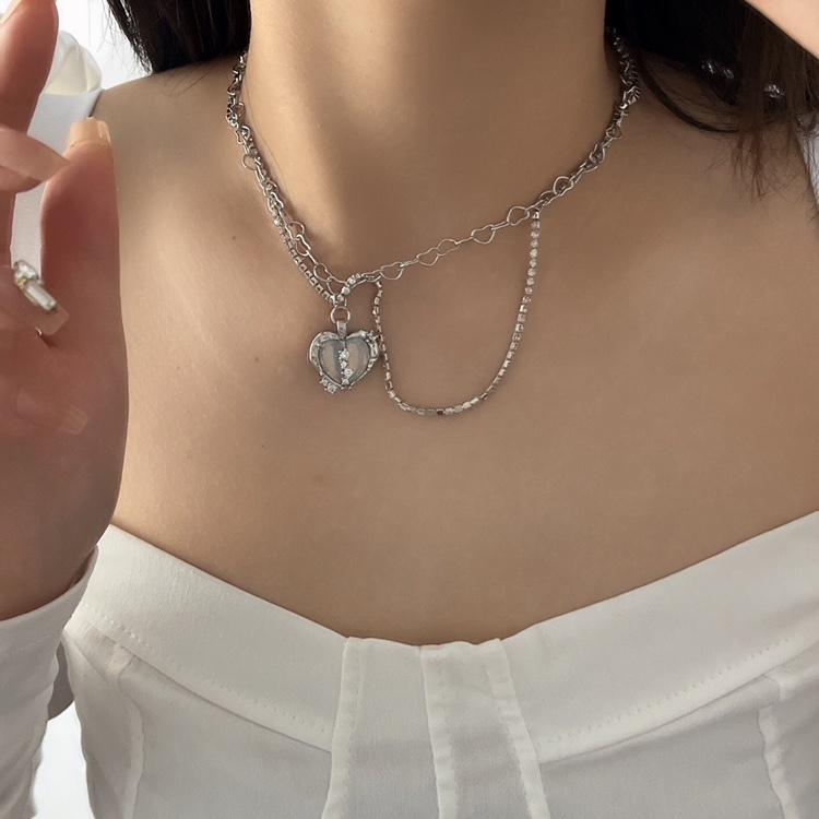 Kalung Rantai Dengan Liontin Hati Hias Batu Zircon Mewah Untuk Wanita