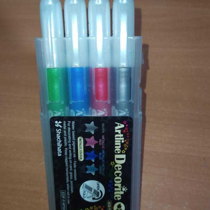 

Spidol Brush Artline Decorite SET 4 WARNA METALLIC EDF-F/4PSH3