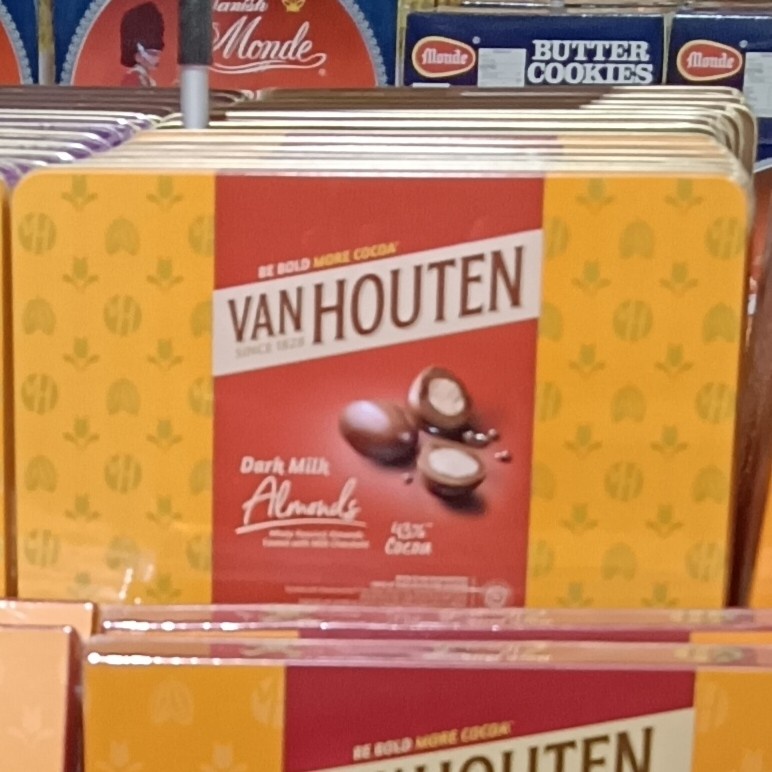 

VAN HOUTEN Dark Milk Chocolate Almond 280gr Can