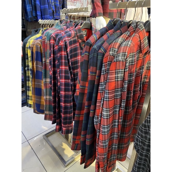 kemeja pria Modern Fit