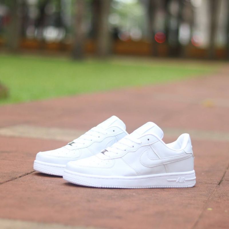 Sepatu Pria Sneakers Kualitas Import Terlaris