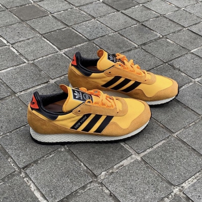 Adidas New York Taxi - Yellow / Core black
