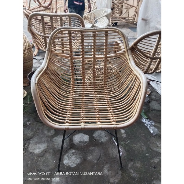 Kursi Besi Rotan