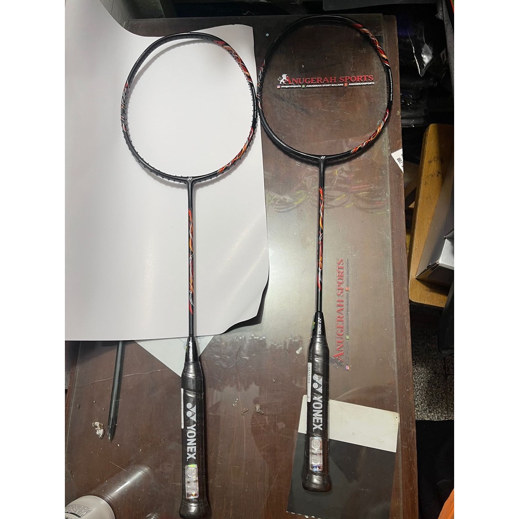 Raket Badminton Teringan YONEX ASTROX 22 LT (3F5-63 Grams) ORIGINAL