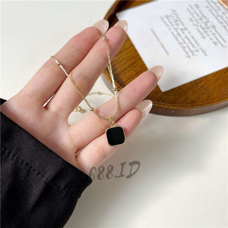 Kalung Wanita Rantai Bandul Segi Hitam Liontin Black Square Gaya Korea Impor Fashion Necklace Cewek NL 20