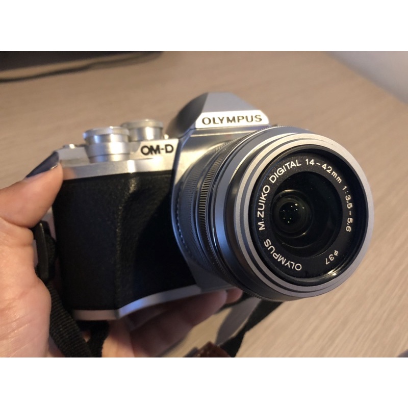 Mirrorless Camera Olympus OM-D E-M10 Mark III (Body + Lens)