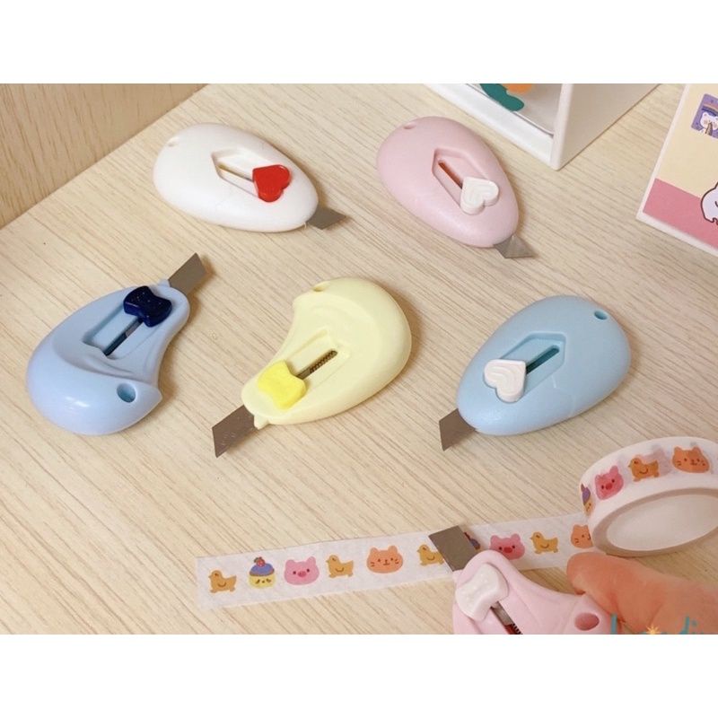 

Mini cutter cloud atau silet kecil.cutter mini iucu bentuk cocok untuk para traveller polos travel kit