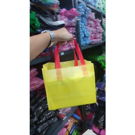 Tas kotan nasi 24×22x28 gsm 75 free sablon custom tas hajatan spunbon sablon/ nasi kotak besex tahlilan hajatan khitanan tasakuran