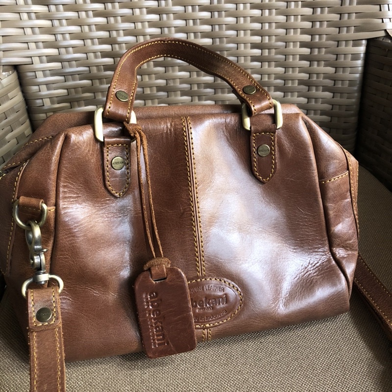 preloved abekani WH021 woman (havana pull up)