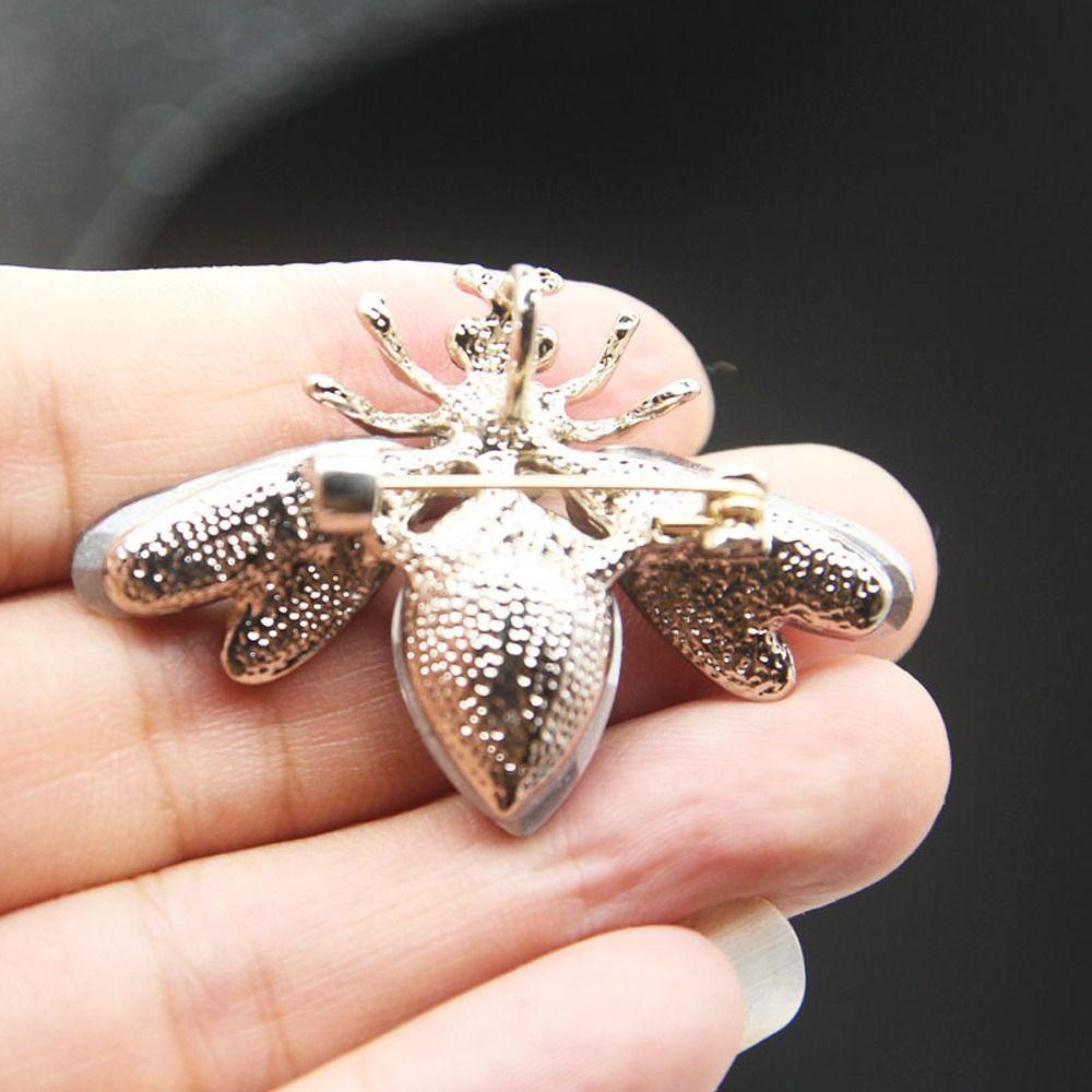 Agustina Wanita Bros Kreatif Elegan Ornamen Gaun Lebah Korsase Jas Berlian Imitasi Kristal Aksesori Pakaian