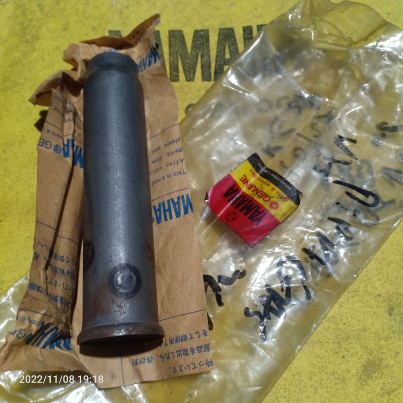 Selongsong Pipa Gas Yamaha V75 V70 V50 U5 U7 ORIGINAL JAPAN
