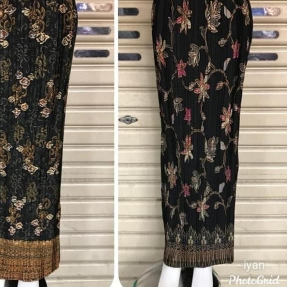 rok plisket batik motif mega mendung