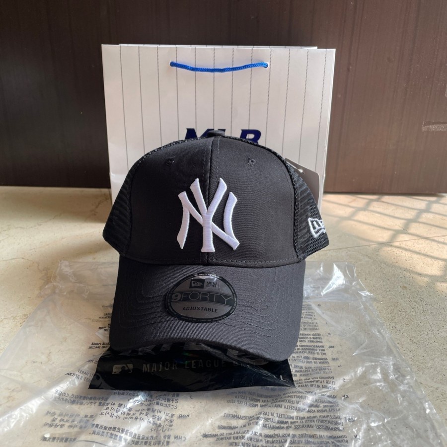 TOPI BASEBALL NY TRUCKER CAP WHITE LOGO ORIGINAL BLACK