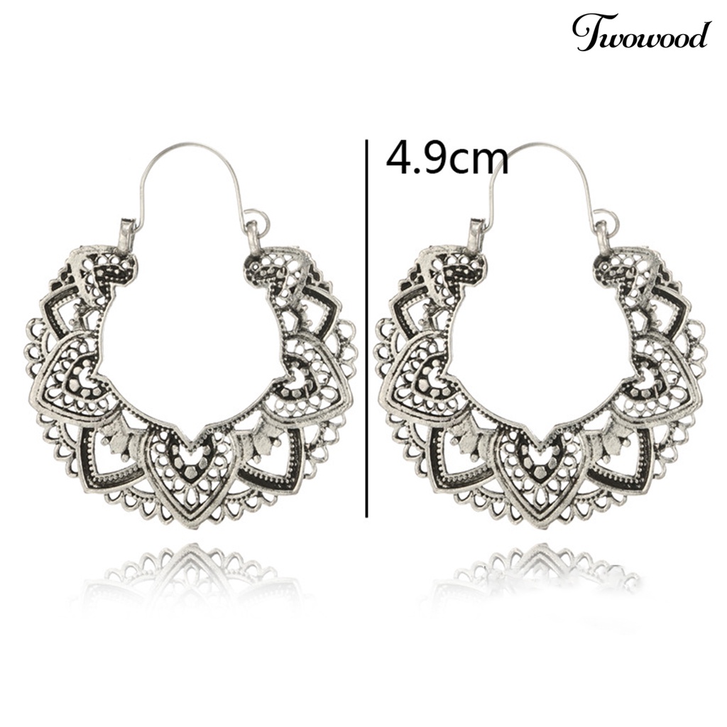 1 Pasang Anting Juntai Bentuk Kelopak Bunga Hollow Bahan Alloy Gaya Bohemian Vintage Untuk Wanita