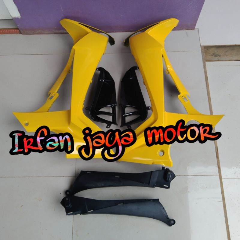 Sayap body depan plus lover sayap Honda Supra x 125 Batman kuning